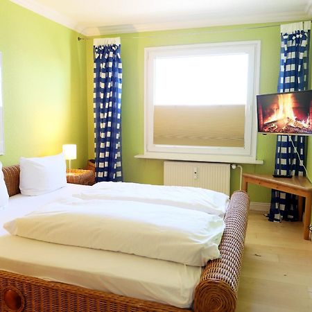 Geräumiges 2-Zimmer-Appartement in der 3. Etage des Hauses. Westerland Extérieur photo